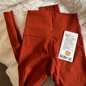 Brand new lululemon wunder under size 2